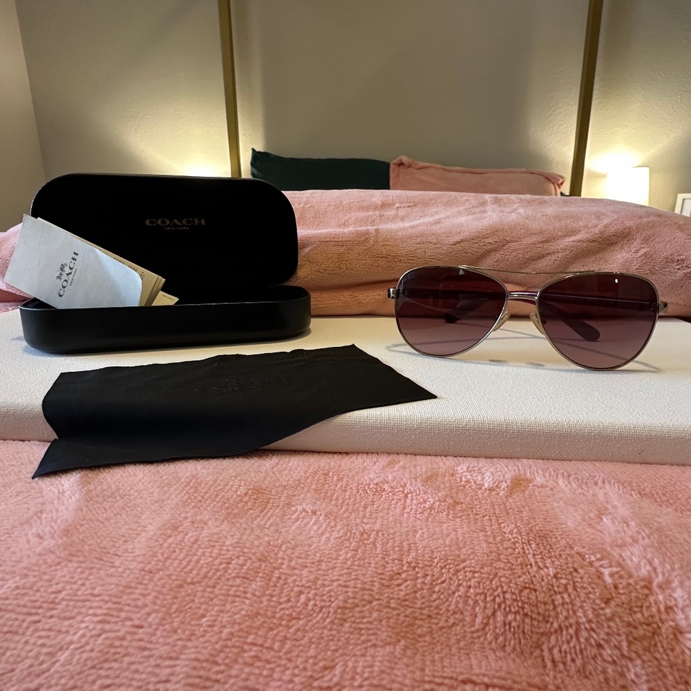 Coach Aviator Sunnies